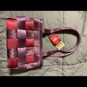 Harvey’s Seatbelt Bag tote bag. Pink and purple check.